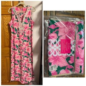 Lilly Pulitzer Elliotta Maxi dress 10 EUC
Green- pink pearls 🌺 Hibiss kiss
